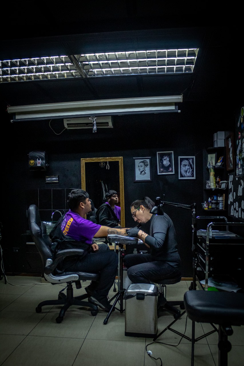 Composición de piercings en oreja